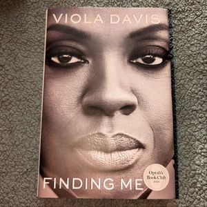 'Finding Me' by Viola Davis📖